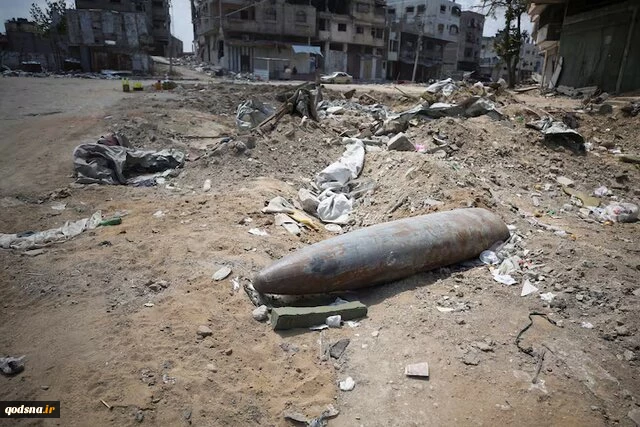 وبگاه فلسطینی الرساله نت بررسی کرد

خطر مین‌ها و بقایای جنگ در غزه؛ ۳۲۸ قربانی تاکنون 2