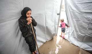 UNRWA urges immediate entry of shelter aid into Gaza