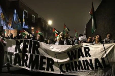 تظاهرات حمایت از فعالان  زندانیِ حامی فلسطین در انگلیسی