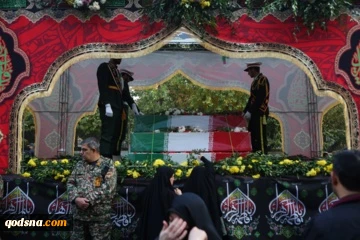 تشییع پیکر مطهر ۳۰۰ شهید گمنام در سراسر کشور 
 2