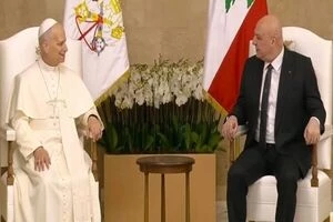 الاخبار : جوزف عون و حزب الله برنده سفر پاپ به لبنان هستند