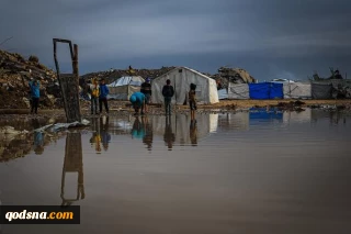 وضعیت یک و نیم میلیون آواره فلسطینی بحرانی است؛

باران‌های سیل‌آسا و خیمه‌های فرو‌ ریخته؛ تشدید فاجعه انسانی در غزه با ورود سامانه بارشی جدید