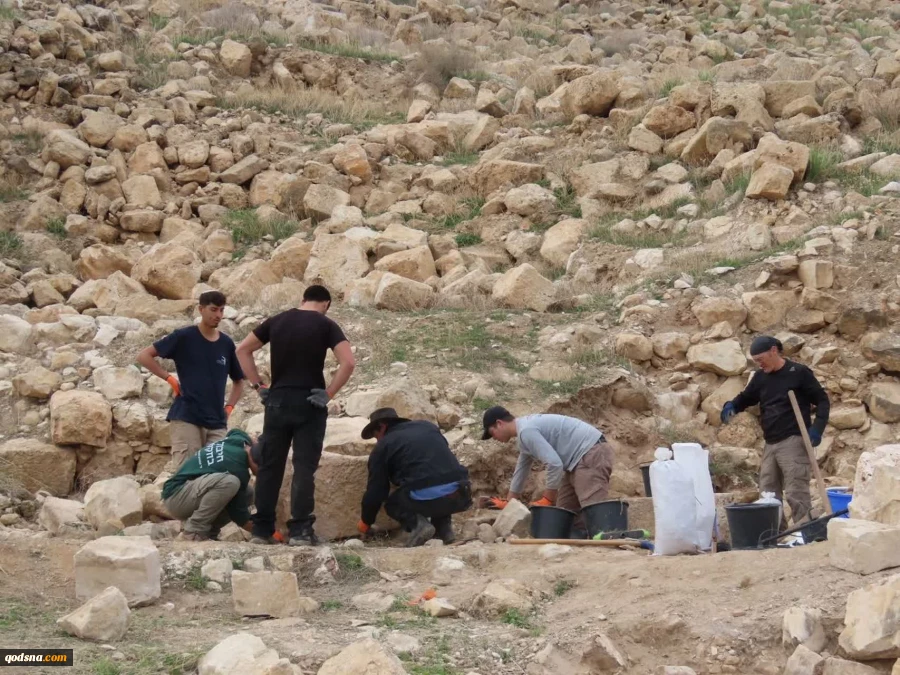 غارت و حفاری غیرقانونی آثار تاریخی عقربا توسط شهرک‌نشینان صهیونیست 2