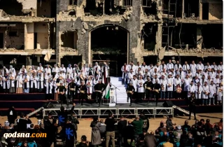 غزه همچنان سربلند و استوار/ مراسم فارغ التحصیلی 168 دانشجوی پزشکی بر روی ویرانه‌های بیمارستان الشفاء/ کادر درمان 1700 شهید تقدیم کرده است