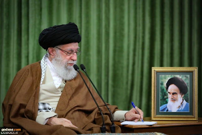 رهبر انقلاب اسلامی در پیامی به نشست سالانه اتحادیه انجمن‌های اسلامی دانشجویان در اروپا:

ملّت ایران با بهره‌گیری از توانائی های خود در رویارویی با مستکبران فاسد و ظالم می تواند بایستد/ نیاز مهم امروز جهان: نظام عادلانه ملّی و بین‌المللی اسلامی  
 2