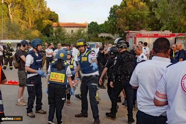 زیر گرفتن پلیس رژیم صهیونیستی با خودرو در قدس اشغالی
 2