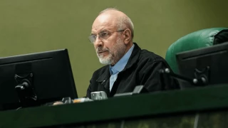 قالیباف: ما امروز در ۴ جبهه اقتصادی، شناختی، نظامی و تروریستی با رژیم صهیونیستی و آمریکا در جنگ هستیم/ ترامپ بداند در صورت اقدام برای حمله به ایران، هم سرزمین های اشغالی و هم تمام مراکز و پایگاه های نظامی و کشتی های آمریکا در منطقه، هدف مشروع ما خواهند بود