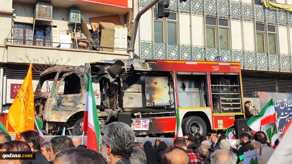 قیام مقدس ملت ایران علیه آشوبگری/ راهپیمایی مردم تهران علیه تروریست‌های مسلح 3