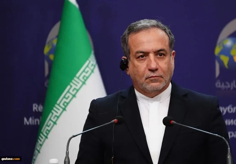 في لقاء مع السفراء الاجانب .. 

وزير الخارجية الإيراني: نمتلك ادلة تثبت امريكا والصهاينة في اعمال الشغب  2