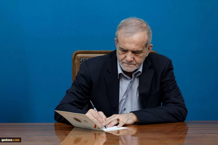 بزشكيان: الشعب الايراني قدّم ردا ساحقا على مخططات الاعداء بمشاركته الواسعة في المسيرات 2