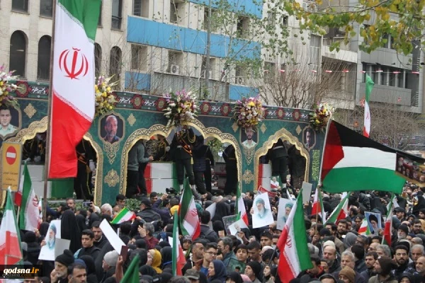 گزارش تصویری از مراسم تشیع شهدای مردمی و مدافع امنیت مقابل دانشگاه تهران 3