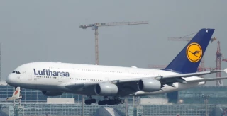 لوفتانزا کارمندانش را از اراضی اشغالی خارج می‌کند