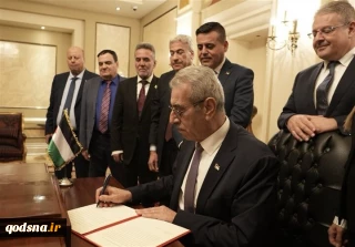 رئيس اللجنة الوطنية الفلسطينية لإدارة غزة يوقع بيان مهمة اللجنة