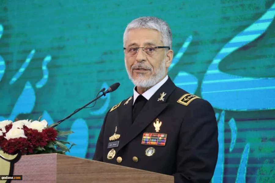 دریادار سیاری: دشمن در صورت وقوع جنگ آسیب زیادی خواهد دید 2