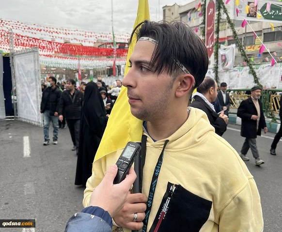 گزارش اختصاصی خبرگزاری قدس؛

حضور گسترده خانوادگی در چهل و هشتمین جشن انقلاب/ مردم در گفتگو با قدسنا: به دشمنان اجازه تعرض نمی‌دهیم/ جان ما فدای رهبر است 6