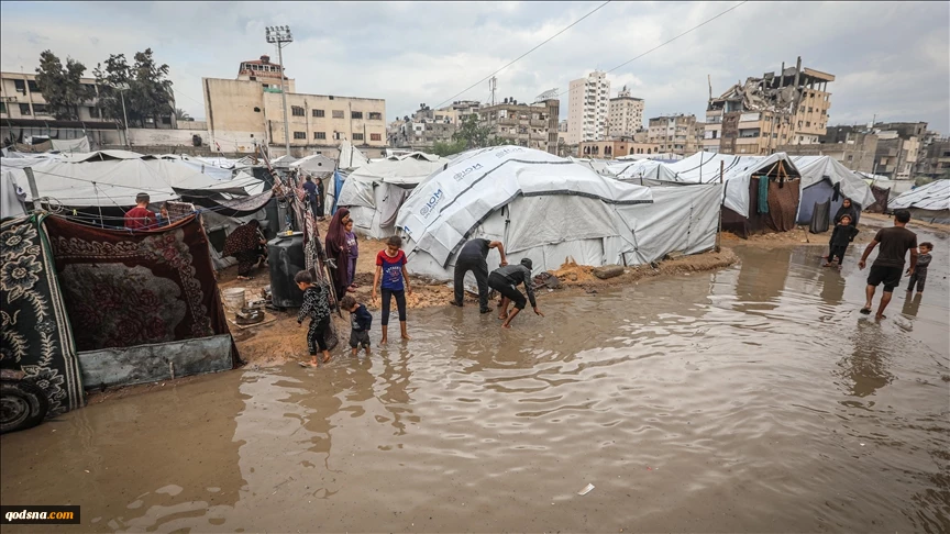 Gaza Municipality: Hundreds of displacement tents flooded as overcrowded areas face worsening health and environmental conditions