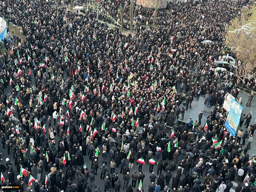 تصاویر از جمعیت عزاداران رهبر انقلاب از  قاب دوربین خبرنگار خبرگزاری قدس (1) 2