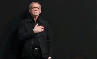 او  از سلاله دلیران تنگستان بود؛

پزشکیان: شهید تنگسیری، هیبت و اقتدار نیروی دریایی سپاه را در آب‌های نیلگون خلیج فارس ارتقا داد