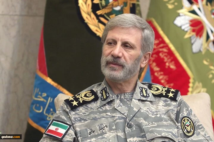 قدردانی فرمانده کل ارتش از پیام محبت‌آمیز فرمانده معظم کل قوا 2