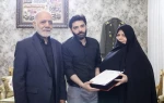 با حضور فرمانده قرارگاه مرکزی خاتم‌الانبیاء (ص) در منزل سپهبد شهید موسوی؛

سلام رهبر معظم انقلاب اسلامی به خانواده شهید ابلاغ شد

 2