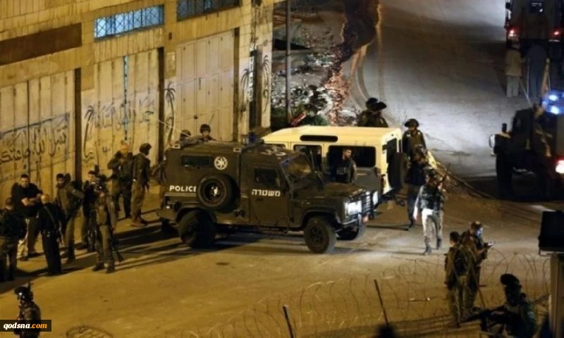 Zionist troops raids homes, kidnaps Palestinians in W. Bank