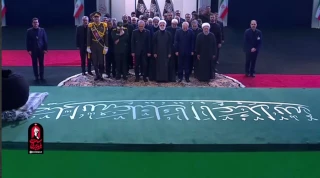 ادای احترام سران قوا و مسئولان نظام به پیکر آقای شهید ایران