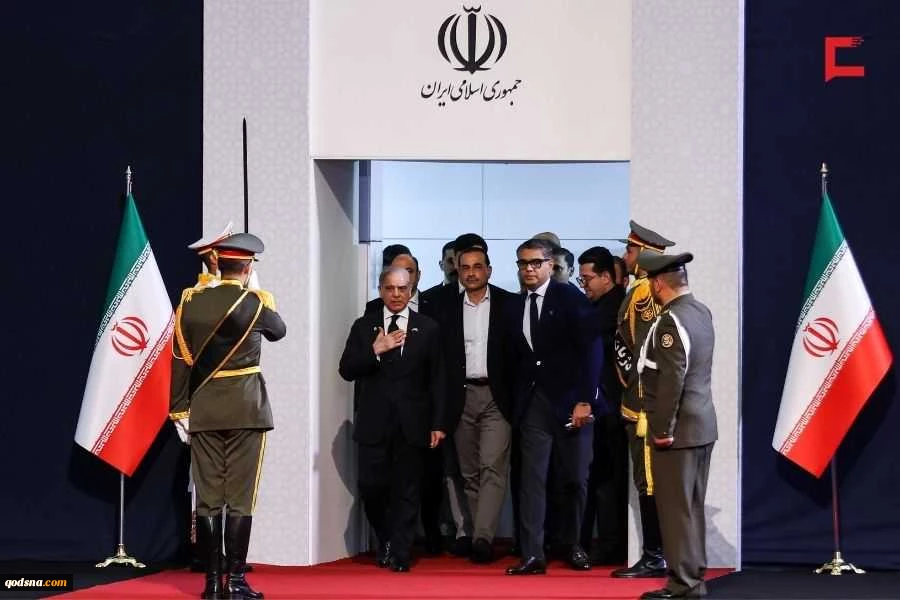 مراسم وداع الشهيد الإمام الخامنئي في مصلى طهران  5