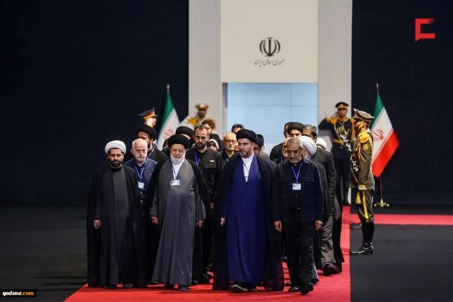 مراسم وداع الشهيد الإمام الخامنئي في مصلى طهران 24