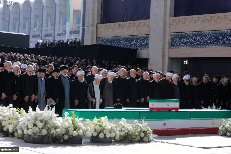 تصاویری از حضور فرزندان رهبر شهید، سران قوا و جمعی از مسئولان ارشد کشوری و لشکری در مراسم وداع با آقای شهید ایران 3