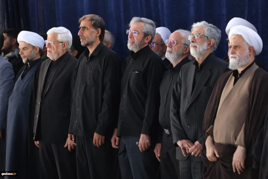 تصاویری از حضور فرزندان رهبر شهید، سران قوا و جمعی از مسئولان ارشد کشوری و لشکری در مراسم وداع با آقای شهید ایران 11