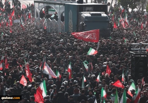 وسط مشارکة ملیونیة..

انطلاق مراسم التشییع الشعبی للقائد الشهید الإمام خامنئی فی طهران 2