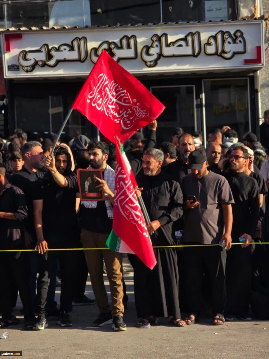 برگزاری مراسم تشییع میلیونی پیکر رهبر شهید امت در عراق

قائد شهید امت در بدوش میلیون ها عراقی تشییع شد + فیلم و عکس 2