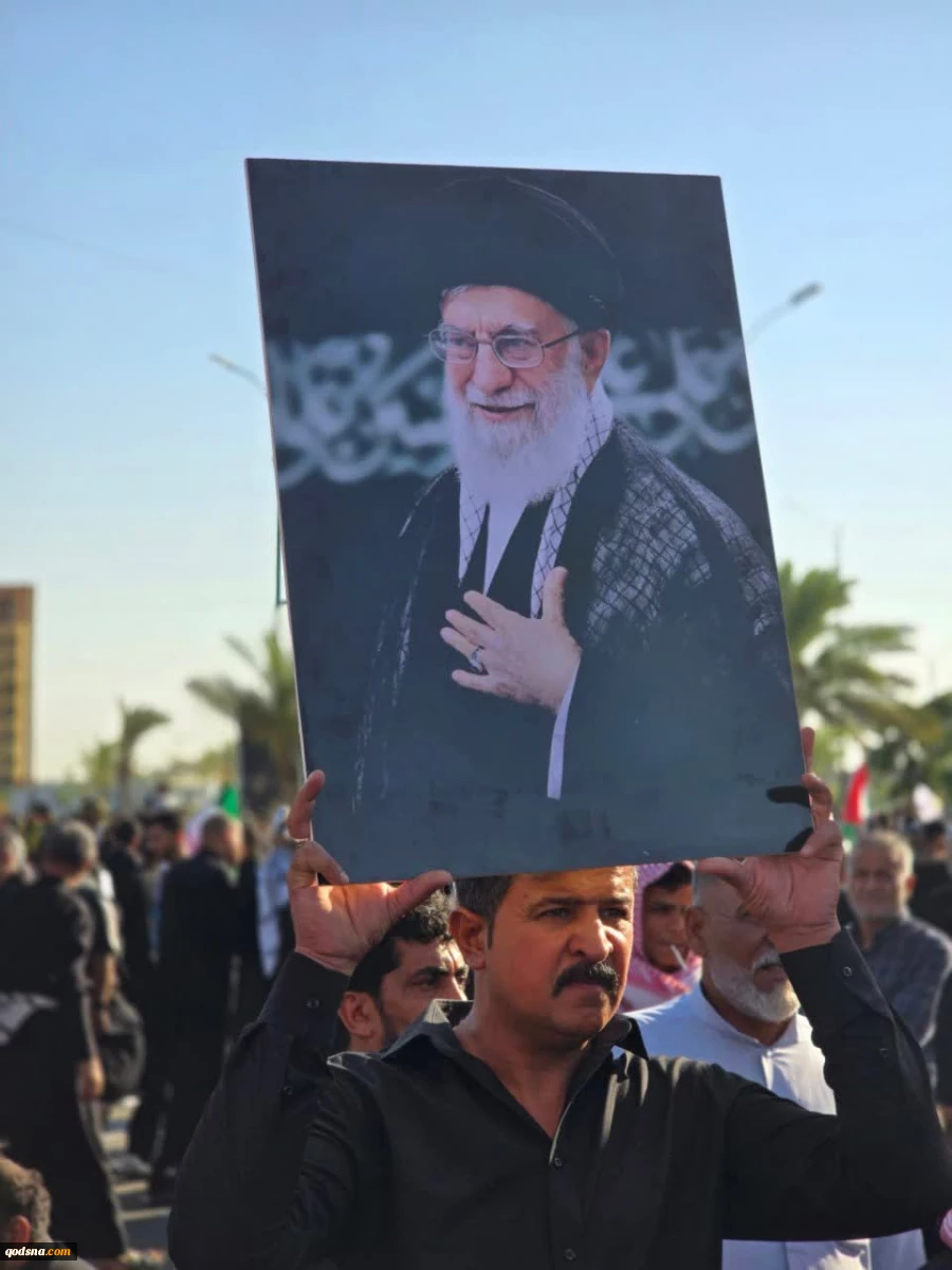 برگزاری مراسم تشییع میلیونی پیکر رهبر شهید امت در عراق

قائد شهید امت در بدوش میلیون ها عراقی تشییع شد + فیلم و عکس 2