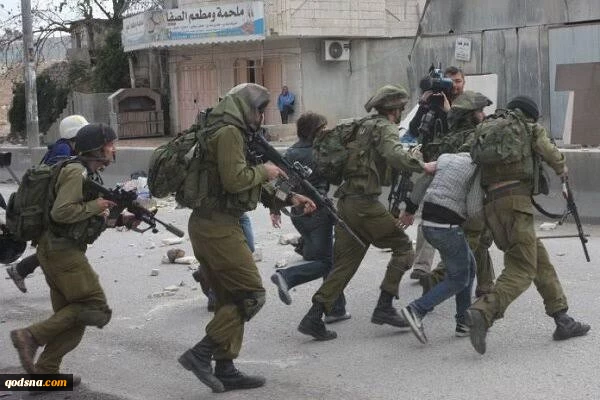 بازداشت چند فلسطینی در حملات  صهیونیست‌ها به کرانه باختری