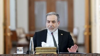 عراقچی: روایت حقیقی دفاع مقدس ایرانیان وظیفه راهبردی رسانه‌هاست