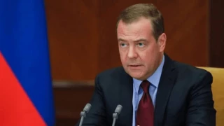 Russia’s Medvedev: Iranian nation united, resolute in defense of independence
