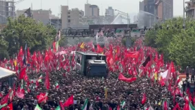 انطلاق مراسم التشييع الشعبي للقائد الشهيد الإمام خامنئي في طهران